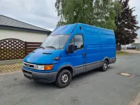 Second-hand Iveco Daily 116 CP (85 kW) 2003 Albastru Monovolum