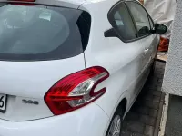 Gebraucht Peugeot 208 Active 68 PS (50 kW) 2014 Weiß Kleinwagen