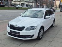 Gebraucht Skoda Octavia Elegance 150 PS (110 kW) 2014 Candyweiss Kleinwagen