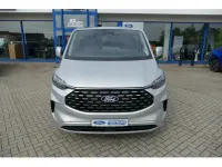 Gebraucht Ford Tourneo Titanium 136 PS (100 kW) 2025 Silber Van / Kleinbus