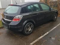 Gebraucht Opel Astra 90 PS (66 kW) 2009 Schwarz Kleinwagen