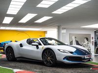 Gebraucht Ferrari 296 829 PS (609 kW) 2024 Weiß Cabrio