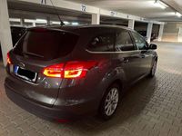 gebraucht Ford Focus Turnier 1.5 TDCi DPF Start-Stopp-System Titanium