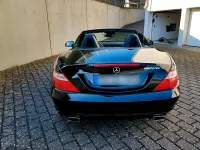 Second-hand Mercedes SLK200 184 CP (135 kW) 2011 Negru Cabrio