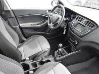Gebraucht Hyundai i20 Select 75 PS (55 kW) 2019 Polar white / sol Kleinwagen