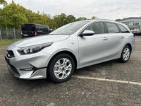 Neu Kia Ceed Comfort 101 PS (74 kW) 2025 Silber Kleinwagen