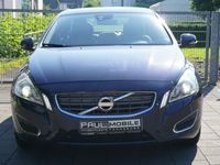 Gebraucht Volvo S60 Summum 114 PS (83 kW) 2012 Blau metallic Limousine