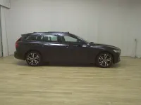Gebraucht Volvo V60 197 PS (144 kW) 2023 Schwarz Kombi