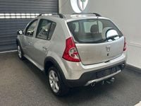 Gebraucht Dacia Sandero Stepway 84 PS (61 kW) 2011 Silber Limousine