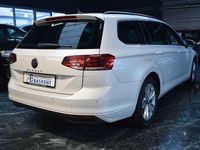 Gebraucht VW Passat Style 200 PS (147 kW) 2022 Weiß Kombi