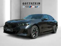 Neu BMW 550e M Sport 489 PS (359 kW) 2026 Sophistograu brillanteffekt Limousine