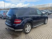 Gebraucht Mercedes ML320 224 PS (164 kW) 2006 Blau SUV