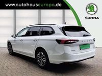 Neu Skoda Superb Selection 150 PS (110 kW) 2025 Kristallweiß uni Kombi
