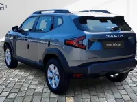 Neu Dacia Duster Celebration 140 PS (102 kW) 2026 Grau