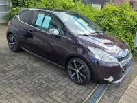 Gebraucht Peugeot 208 110 PS (80 kW) 2015 Violet Kleinwagen