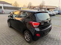 Gebraucht Hyundai i10 Edition 87 PS (63 kW) 2015 Schwarz Kleinwagen