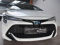 Gebraucht Toyota Corolla Hybrid Team 122 PS (89 kW) 2022 Weiß Limousine