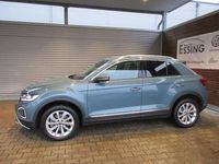 Gebraucht VW T-Roc Style 150 PS (110 kW) 2023 Blau SUV