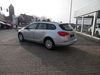 Gebraucht Opel Astra Selection 136 PS (100 kW) 2014 Silber Kombi