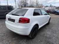 Gebraucht Audi A3 Attraction 102 PS (75 kW) 2010 Weiß Kleinwagen