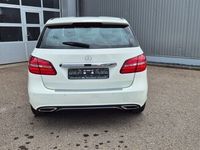 Gebraucht Mercedes B200 156 PS (114 kW) 2017 Weiß Van / Kleinbus
