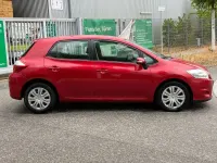 Gebraucht Toyota Auris Executive 126 PS (92 kW) 2011 Rot Kleinwagen