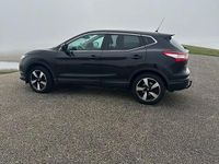 Gebraucht Nissan Qashqai 131 PS (96 kW) 2015 Schwarz SUV