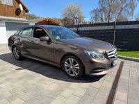 Gebraucht Mercedes E220 Edition 170 PS (125 kW) 2014 Braun Limousine