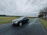 Second-hand Mercedes E200 Elegance 122 CP (89 kW) 2003 Negru Berlinǎ