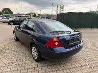 Gebraucht Ford Mondeo Ghia 131 PS (96 kW) 2004 Blau Limousine