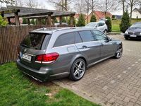 Gebraucht Mercedes E220 Edition 170 PS (125 kW) 2015 Grau Limousine