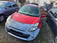 Gebraucht Renault Clio II Dynamique 101 PS (74 kW) 2009 Rot Limousine
