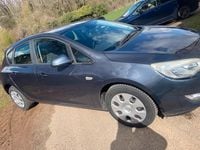 Gebraucht Opel Astra 101 PS (74 kW) 2010 Blau Limousine