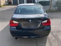 Gebraucht BMW 318 129 PS (94 kW) 2007 Blau Limousine