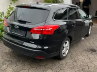 Käytetty Ford Focus 2015 Musta Sedan