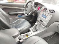 Gebraucht Ford Focus Cabriolet Titanium 145 PS (106 kW) 2010 Silber Cabrio