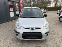 Gebraucht Hyundai i10 Edition+ 67 PS (49 kW) 2011 Silber Kleinwagen