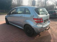 Gebraucht Mercedes B200 140 PS (102 kW) 2006 Blau Van / Kleinbus