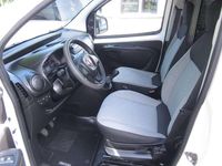 Gebraucht Fiat Fiorino 80 PS (58 kW) 2020 Weiß Van / Kleinbus