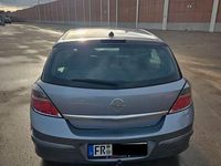 Gebraucht Opel Astra 116 PS (85 kW) 2008 Silber Limousine