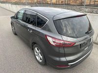 Gebraucht Ford S-MAX Titanium 160 PS (117 kW) 2018 Grau Van / Kleinbus