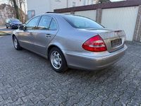 Gebraucht Mercedes E200 163 PS (119 kW) 2005 Gold Limousine