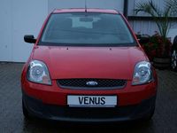 Gebraucht Ford Fiesta Basis 69 PS (50 kW) 2007 Coloradorot Kleinwagen