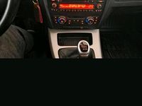 Gebraucht BMW 318 143 PS (105 kW) 2011 Schwarz Kombi