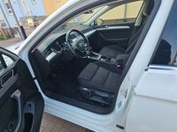 Gebraucht VW Passat Comfortline 125 PS (91 kW) 2015 Weiß Limousine