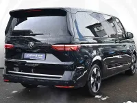 Gebraucht VW Multivan Style 150 PS (110 kW) 2024 Schwarz Van / Kleinbus