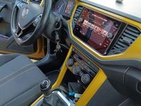 Gebraucht VW T-Roc 115 PS (84 kW) 2018 Gelb SUV