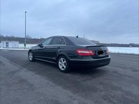 Gebraucht Mercedes E220 170 PS (125 kW) 2010 Schwarz Limousine
