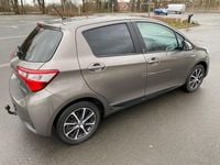 Gebraucht Toyota Yaris Hybrid Team 101 PS (74 kW) 2018 Braun Kleinwagen