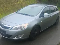 Gebraucht Opel Astra 116 PS (85 kW) 2011 Grau Kombi